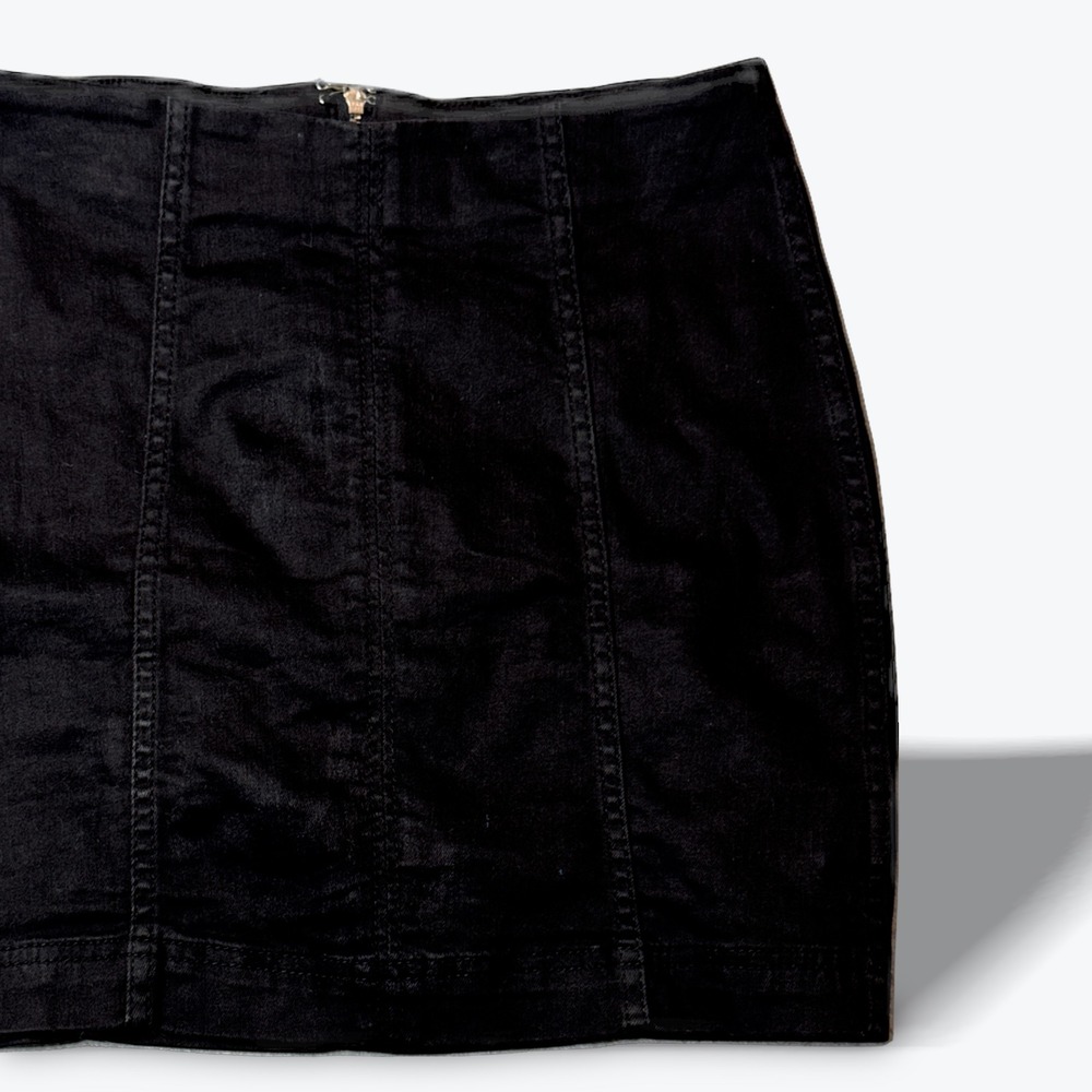 Free People Black‎ Denim Mini Skirt Zipper Front Panel Seams Size 4